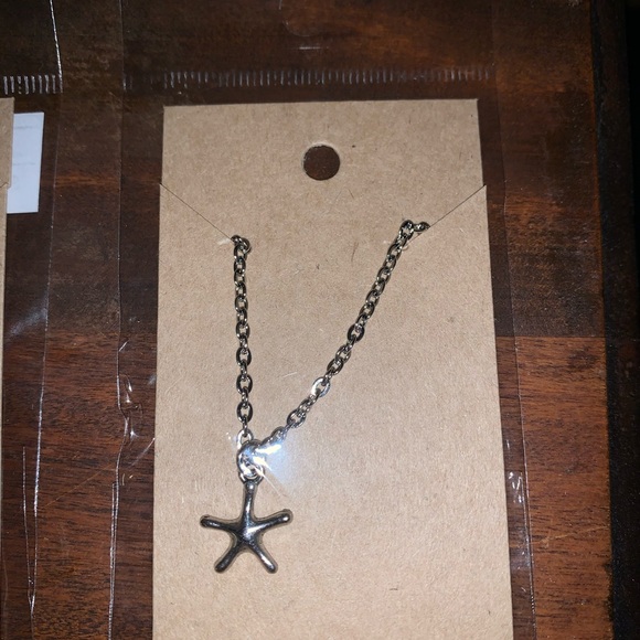 Silver Tone Beach Shell Starfish Sand Dollar Charm - Picture 6 of 8